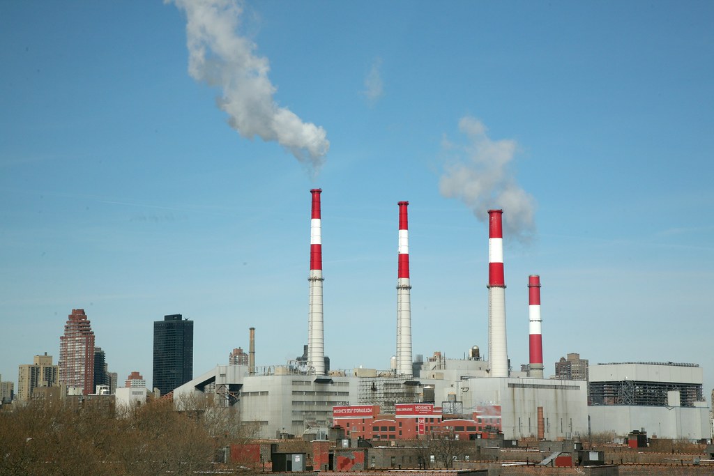 Dépannage chaudière à Saint-Julien-en-Genevois — chauffagiste au travail
